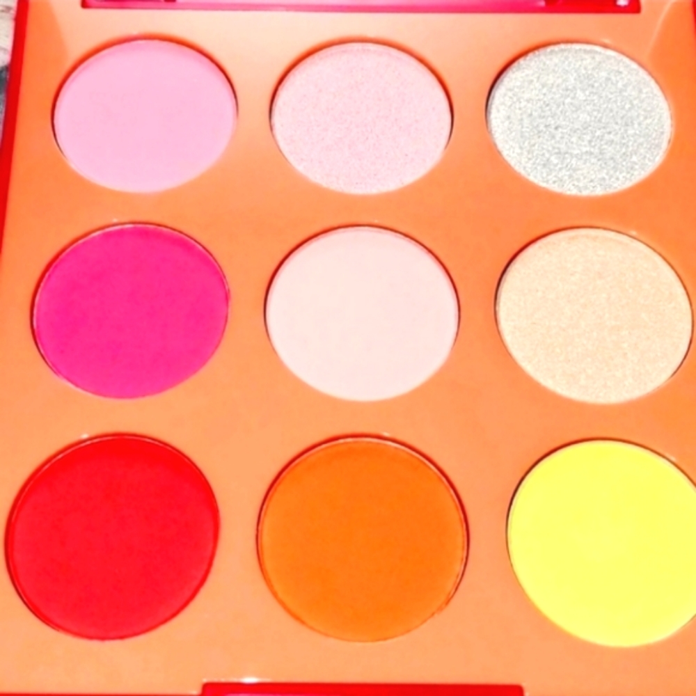 MORPHE  9H HOT FOR HUE ARTISTRY PALETTE